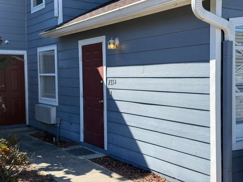 235 Mango Dr #B - Photo 2 of 32