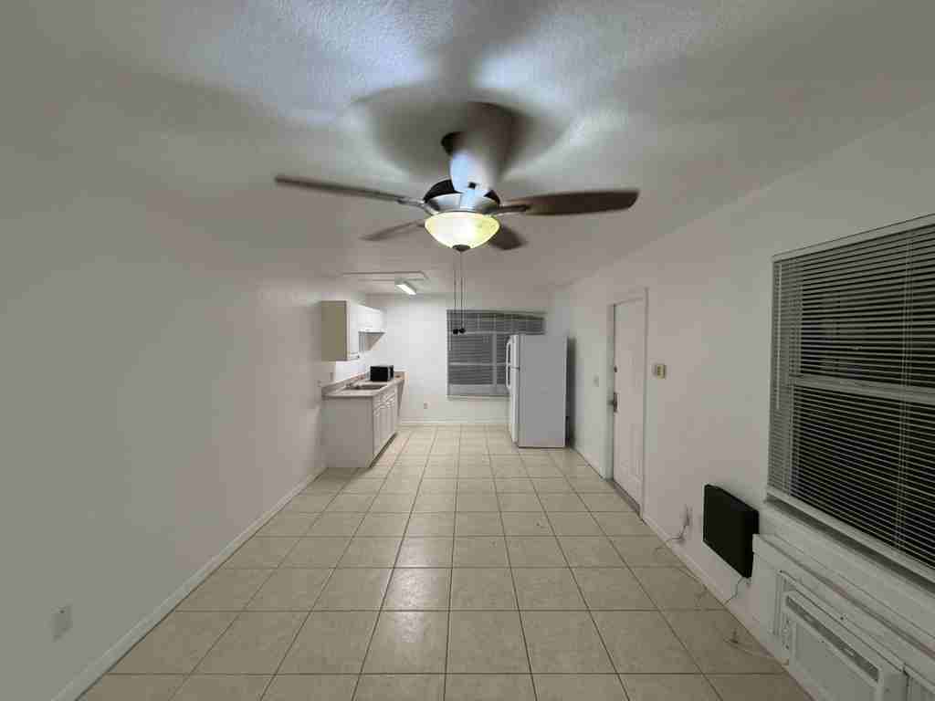 235 Mango Dr #B - Photo 3 of 32