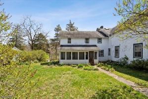 featured image of 247 Liberty Corner Rd