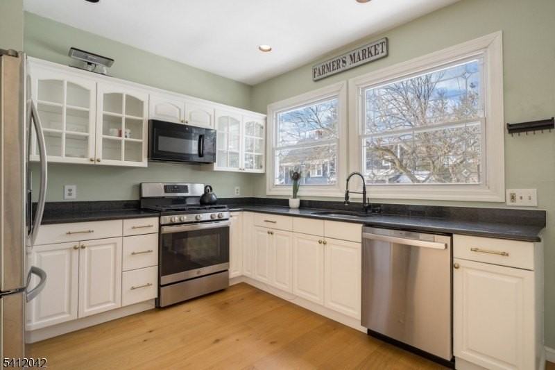 30 Sussex Ave #1 - Photo 3 of 15