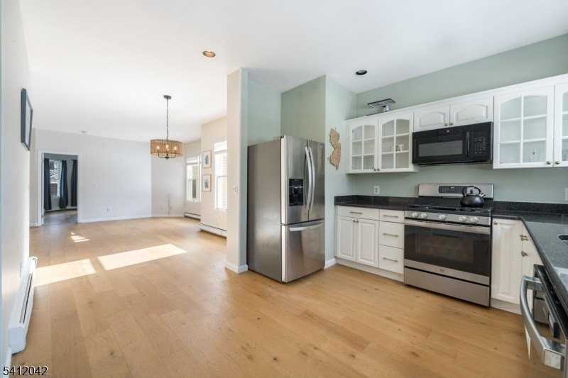 30 Sussex Ave #1 - Photo 5 of 15