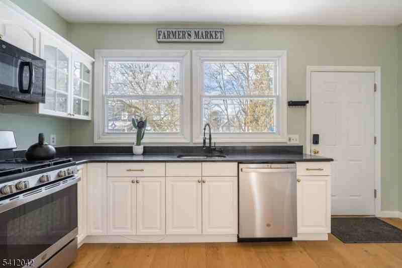 30 Sussex Ave #1 - Photo 6 of 15