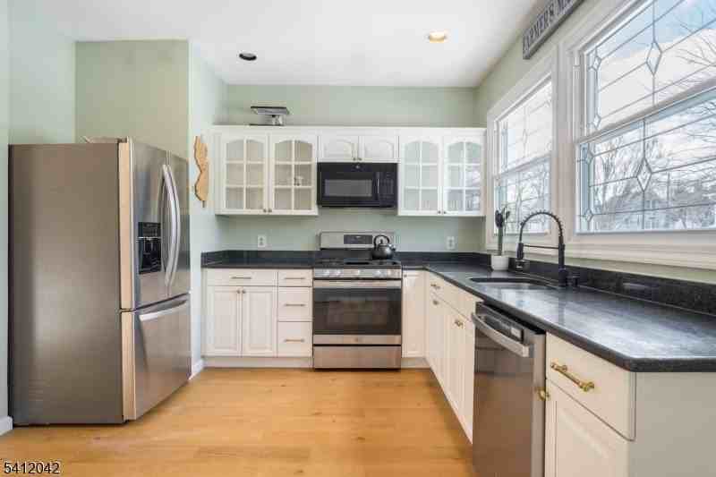 30 Sussex Ave #1 - Photo 7 of 15