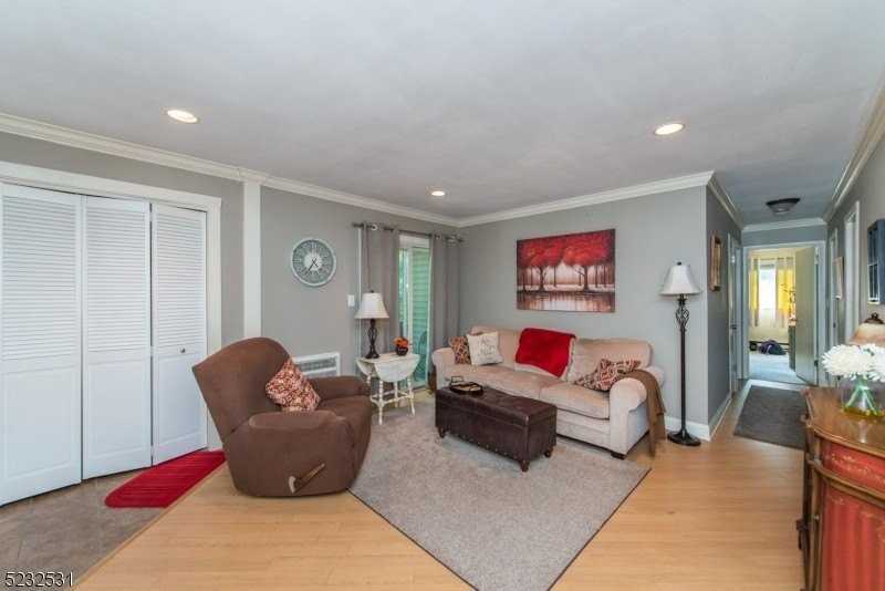 305 Federal Hill Rd - Photo 5 of 20