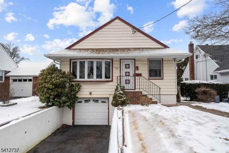 784 Cherry St - Photo 2 of 25