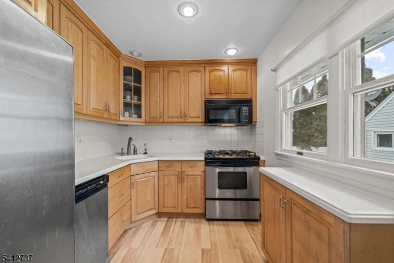 784 Cherry St - Photo 7 of 25