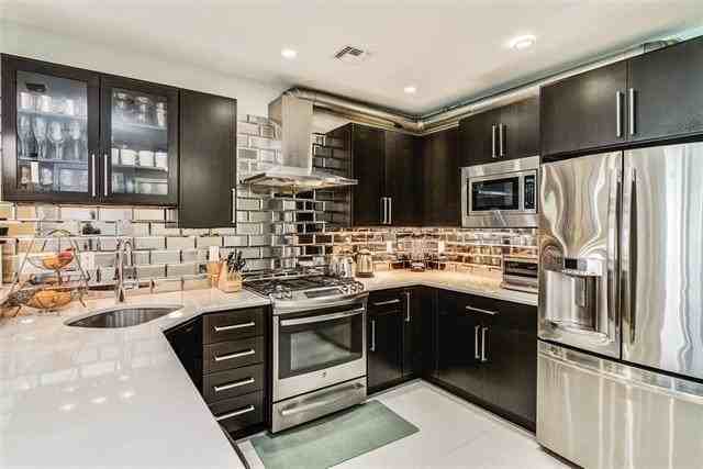 626 Grand St #2 - Photo 7 of 15