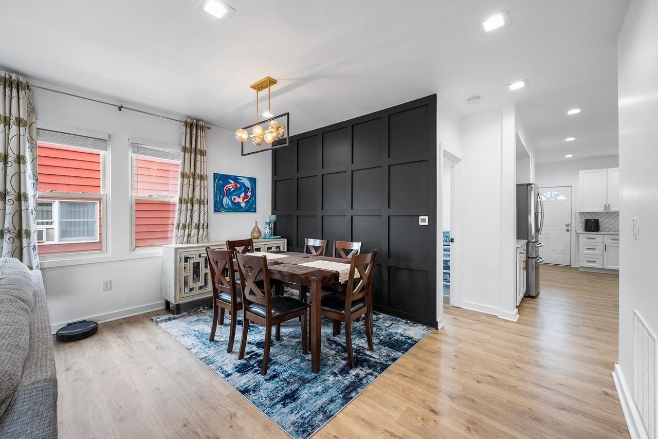 725 4th St - Photo 5 of 34