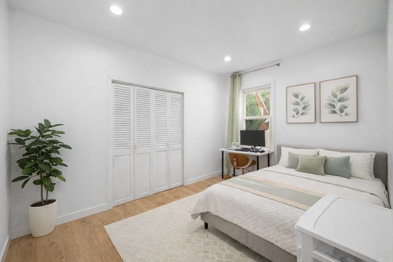 725 4th St - Photo 7 of 34