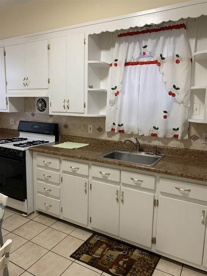 1306 Central Ave #2nd - Photo 2 of 10