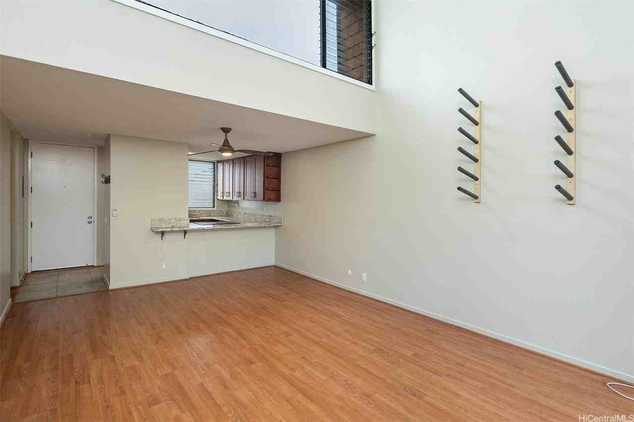 1015 Aoloa Pl Apt 406 #406 - Photo 3 of 19