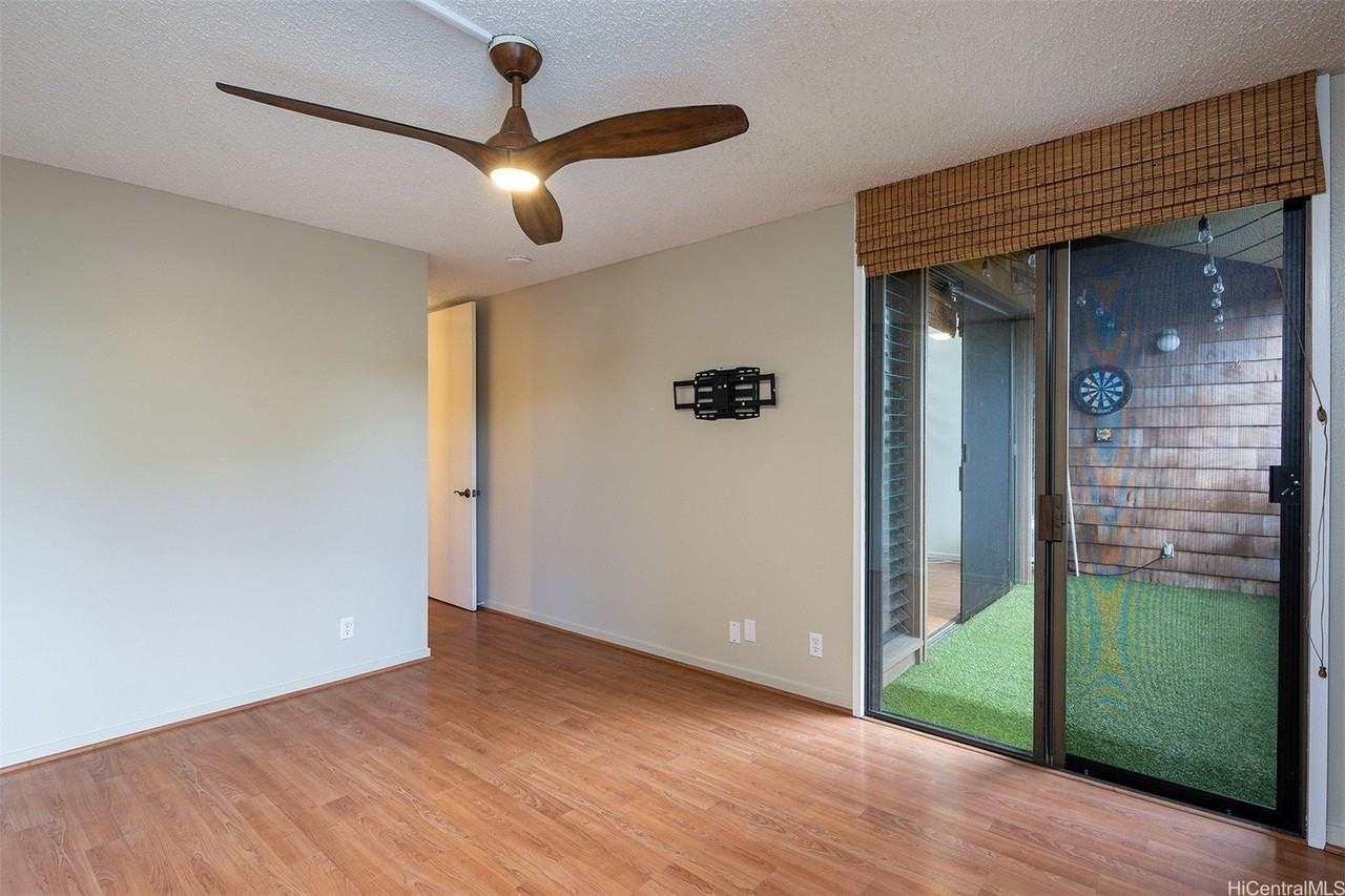 1015 Aoloa Pl Apt 406 #406 - Photo 6 of 19