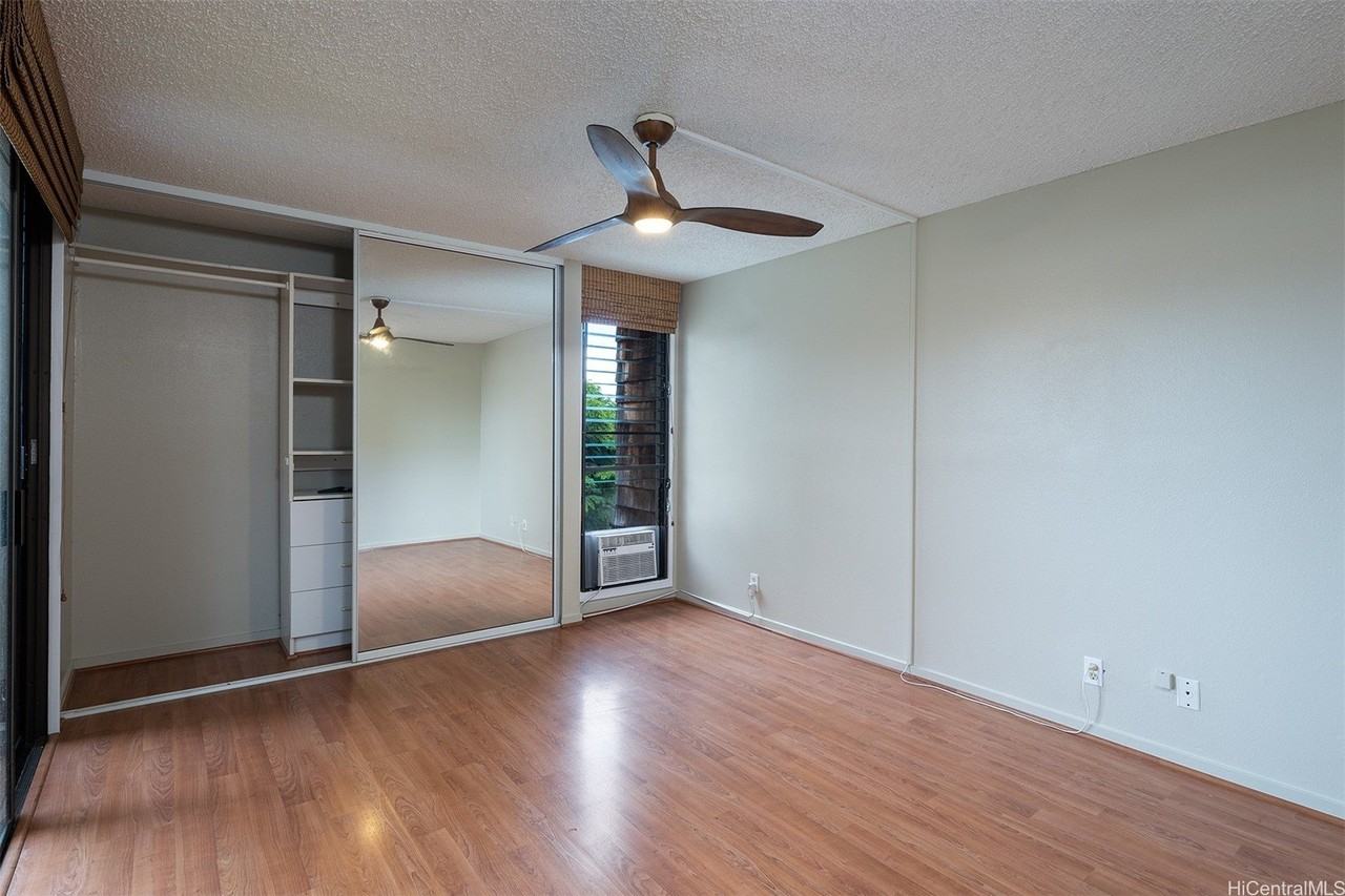 1015 Aoloa Pl Apt 406 #406 - Photo 7 of 19