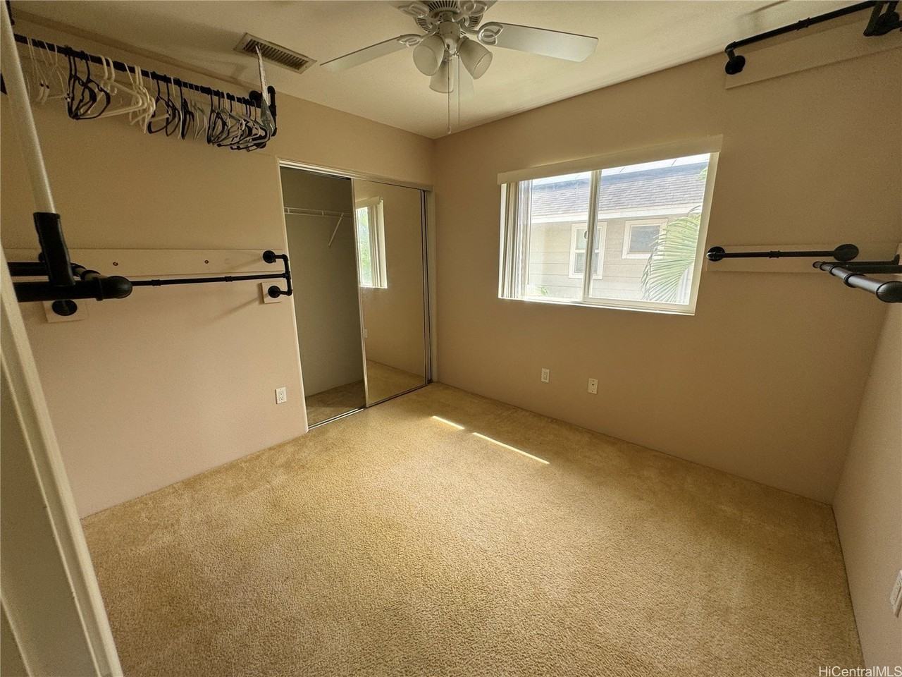 91-1077 Kaihi St - Photo 3 of 7