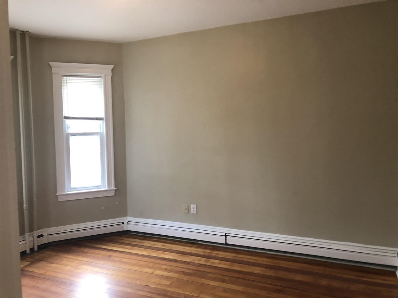 109 Congress Ave #1 - Photo 4 of 11