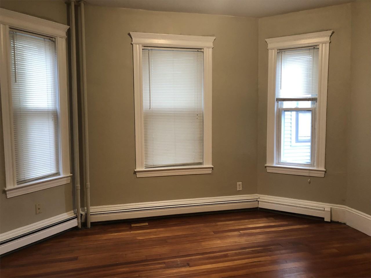 109 Congress Ave #1 - Photo 5 of 11