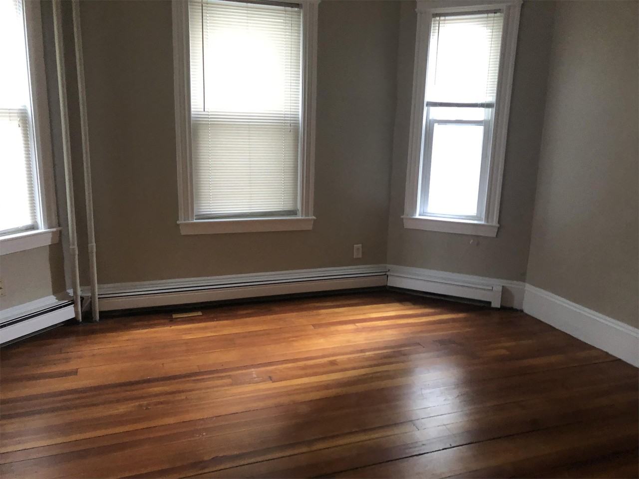 109 Congress Ave #1 - Photo 7 of 11