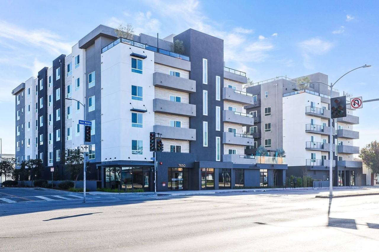 MODERNO Axis Luxury Living - Photo 3 of 50