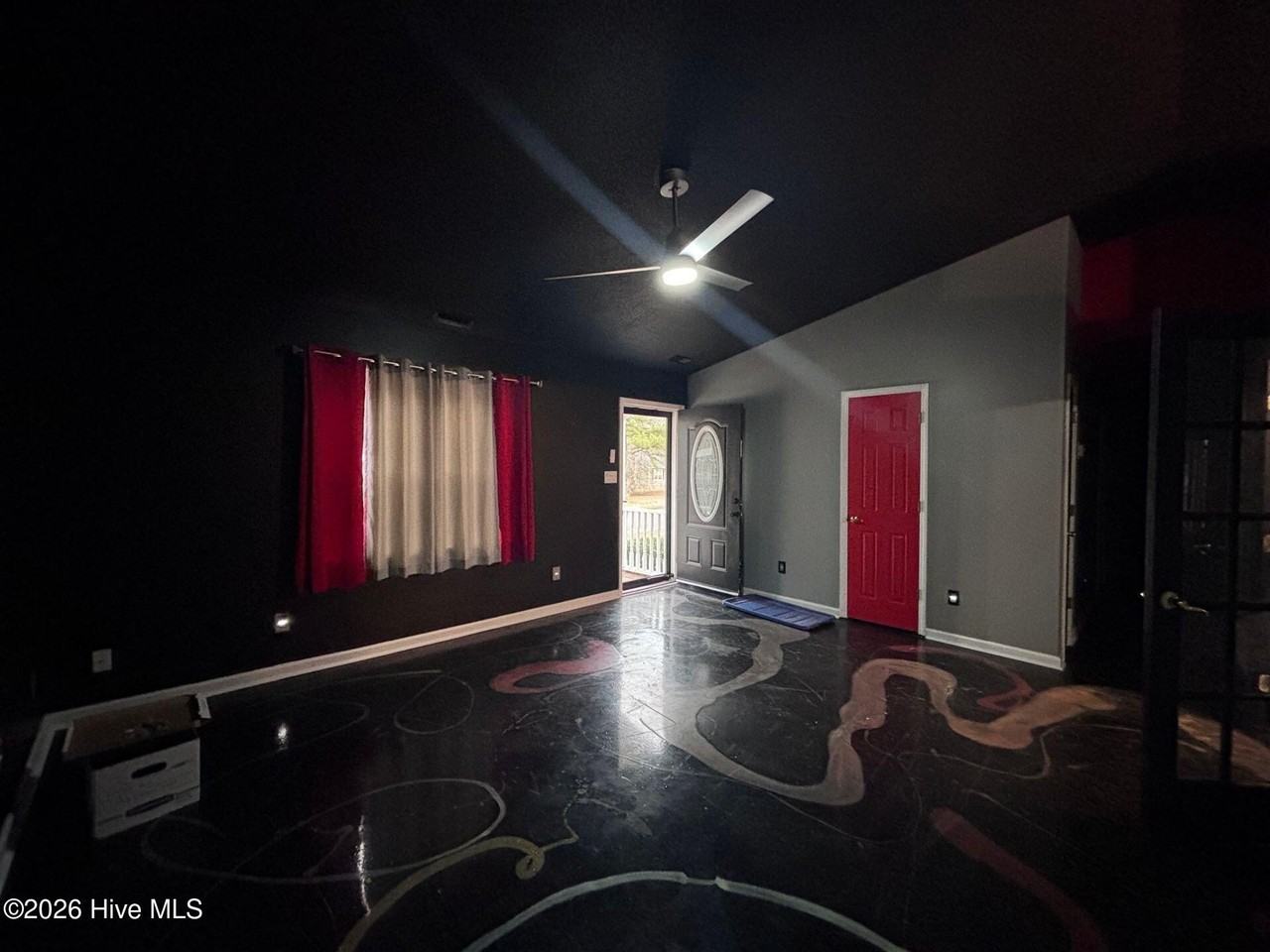 402 Lancaster Ct - Photo 6 of 36