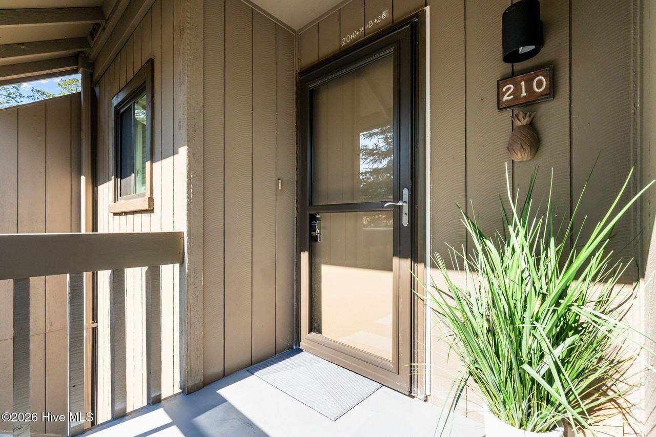 1175 Saint Andrews Dr #210 - Photo 2 of 23