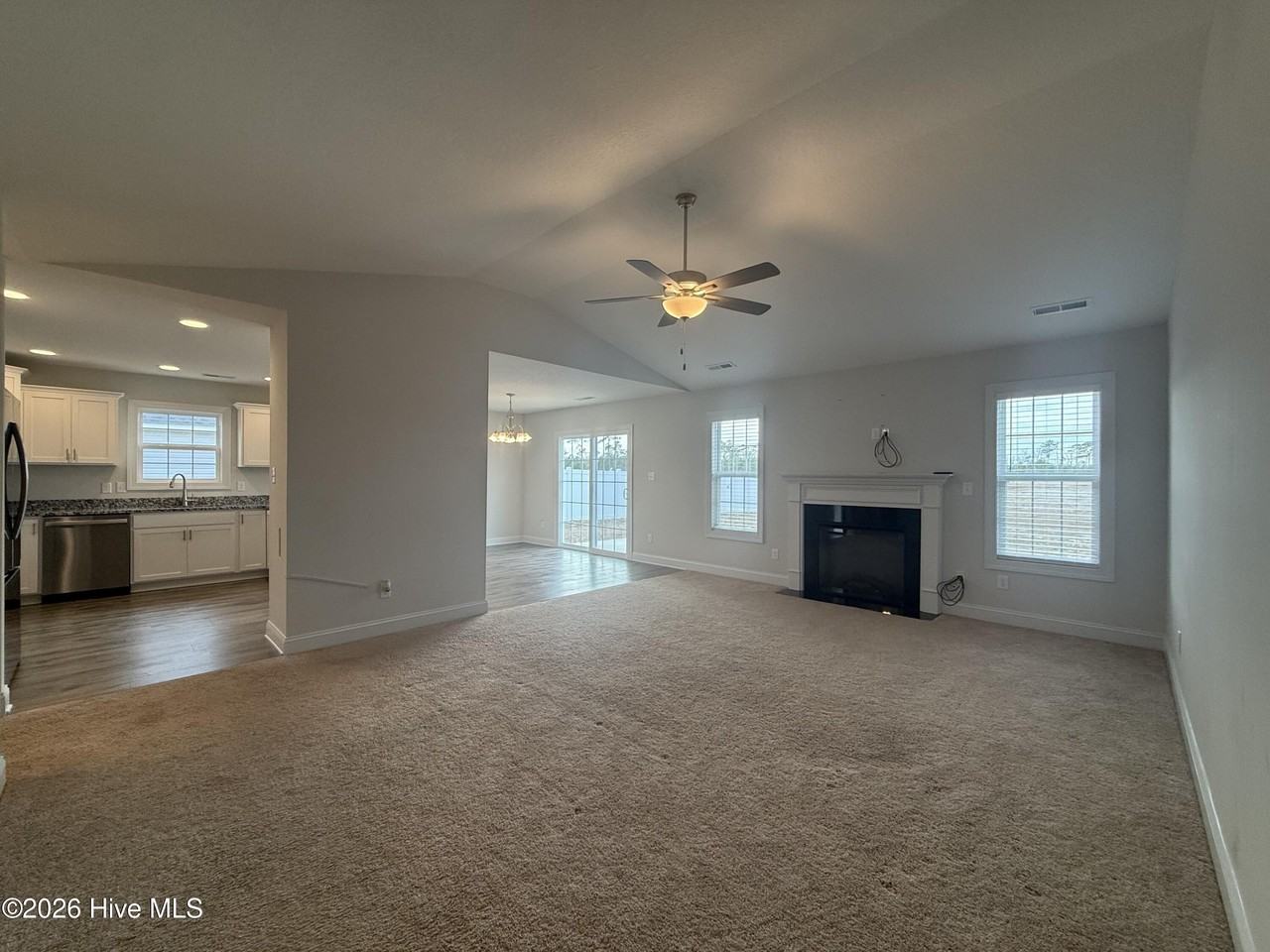 911 Uplands Ln - Photo 5 of 23