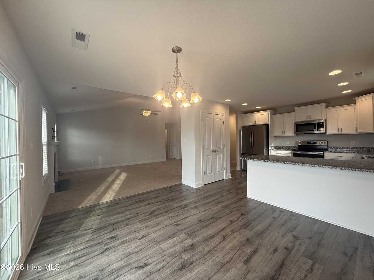 911 Uplands Ln - Photo 7 of 23