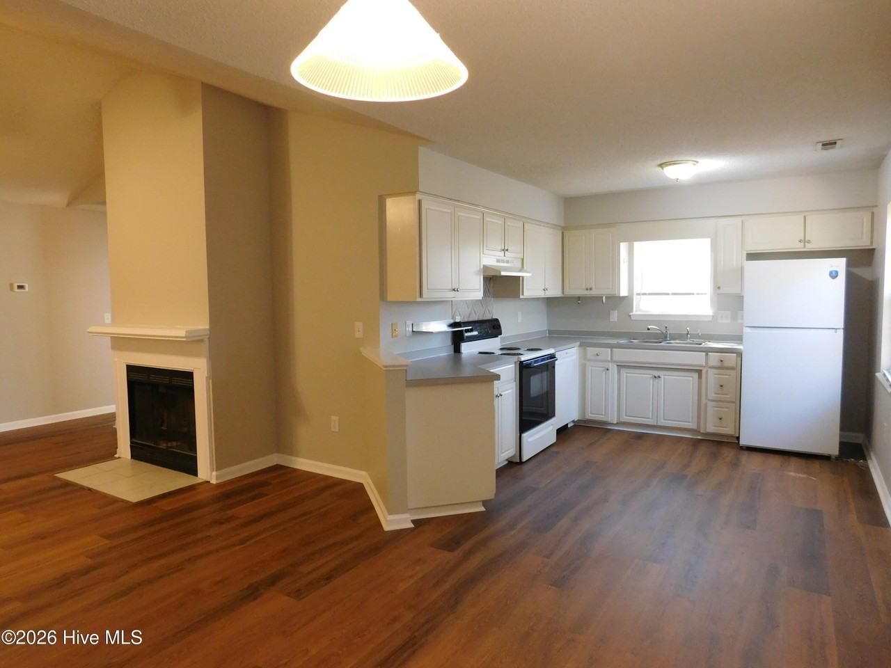 213 Esquire Ct - Photo 7 of 26