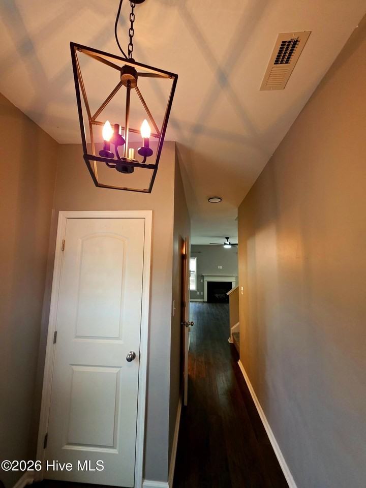 406 Hidden Oaks Dr - Photo 4 of 24