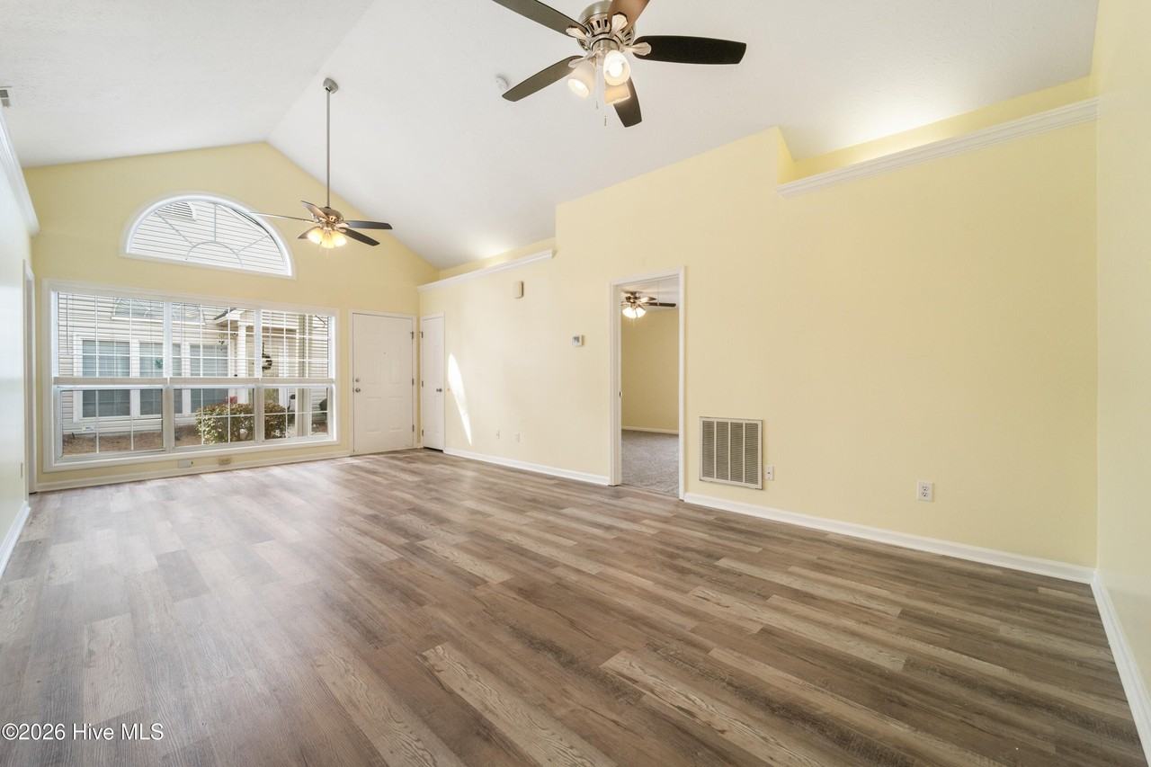 4316 Jasmine Cove Way - Photo 5 of 34