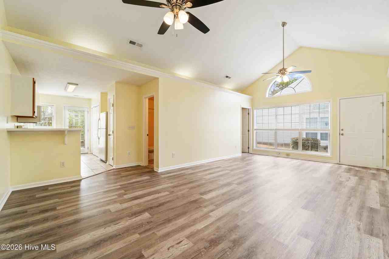 4316 Jasmine Cove Way - Photo 6 of 34