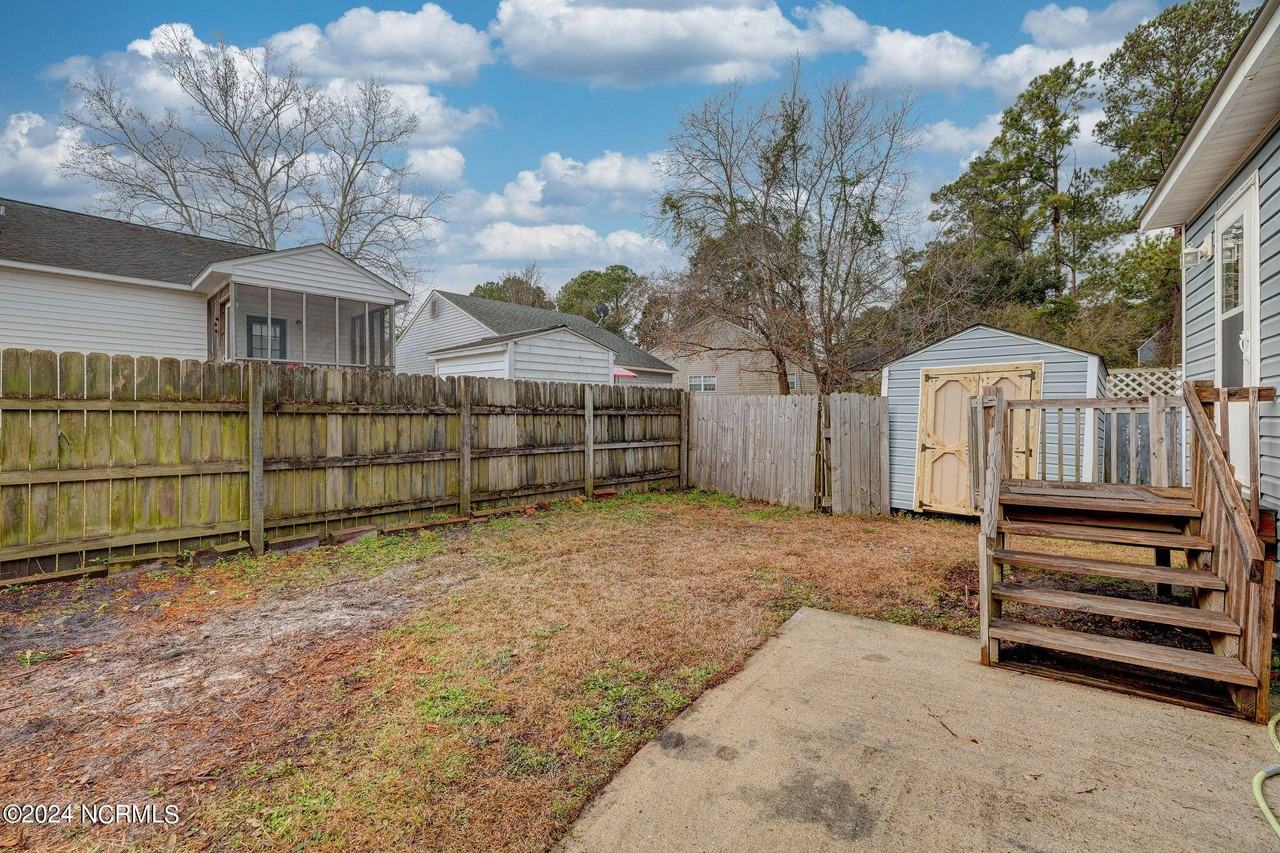 4101 Fraternity Ct - Photo 5 of 31