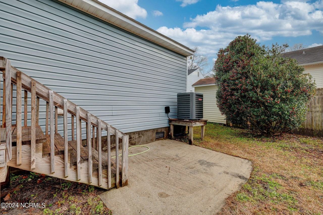 4101 Fraternity Ct - Photo 7 of 31