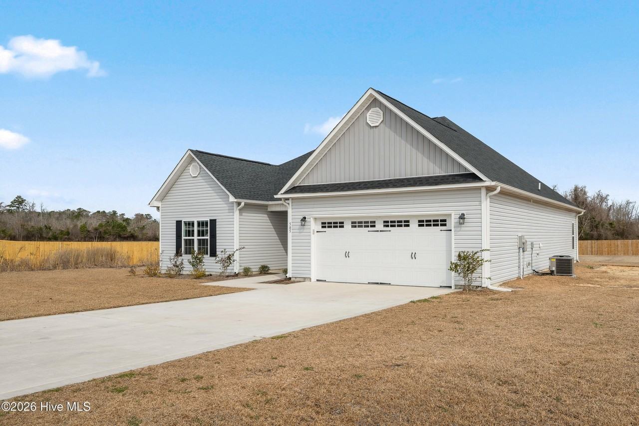 505 E Blackwater Ln - Photo 2 of 32