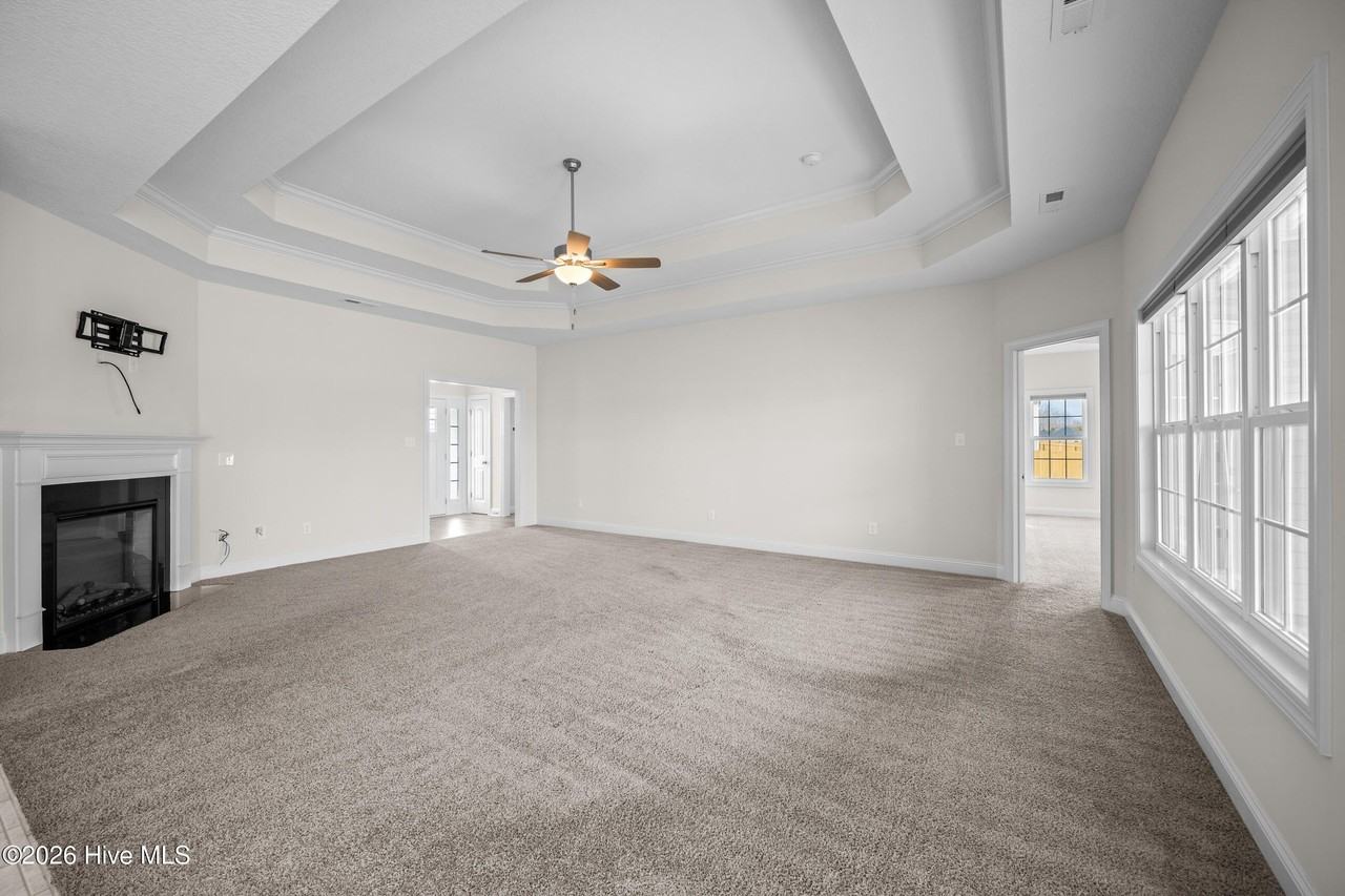 505 E Blackwater Ln - Photo 6 of 32