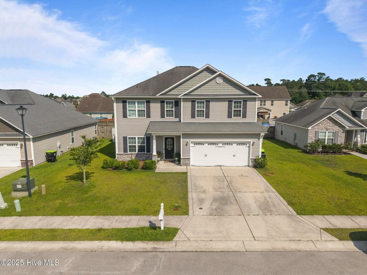 841 Dynasty Dr - Photo 5 of 50