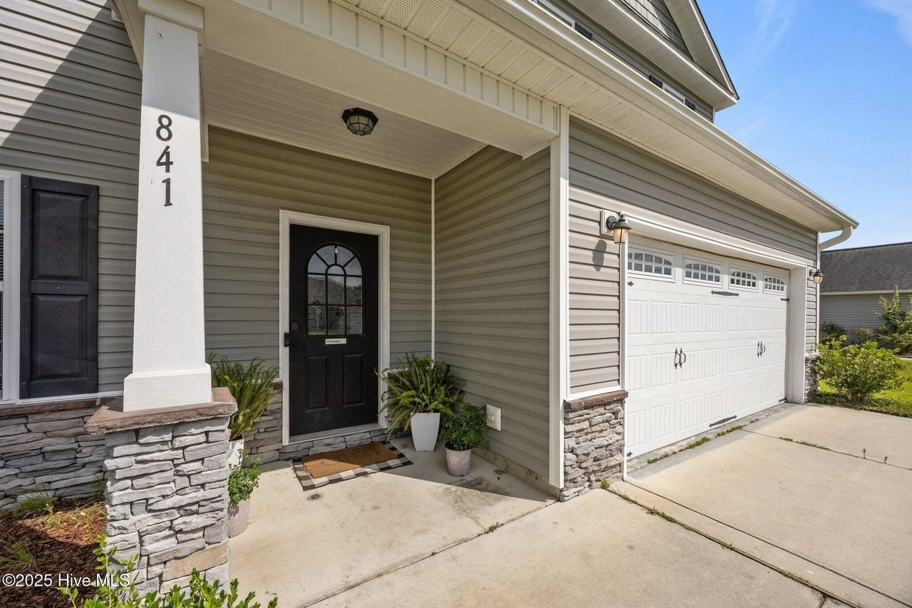 841 Dynasty Dr - Photo 7 of 50