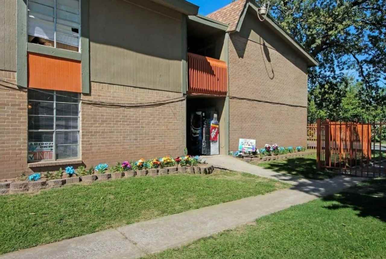 7524 NW 10th St. - Photo 5 of 50