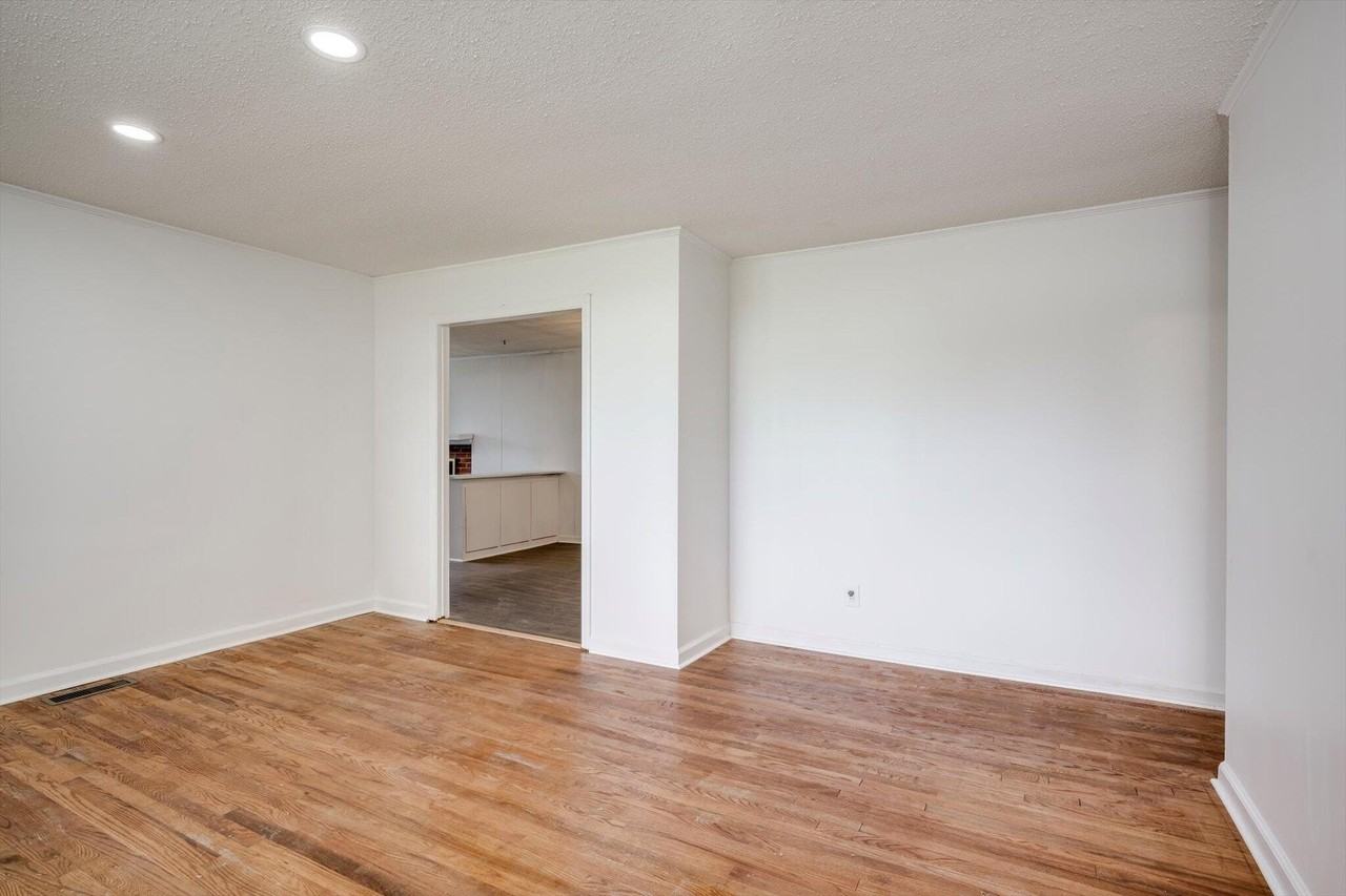 417 Old Airport Rd - Photo 4 of 31