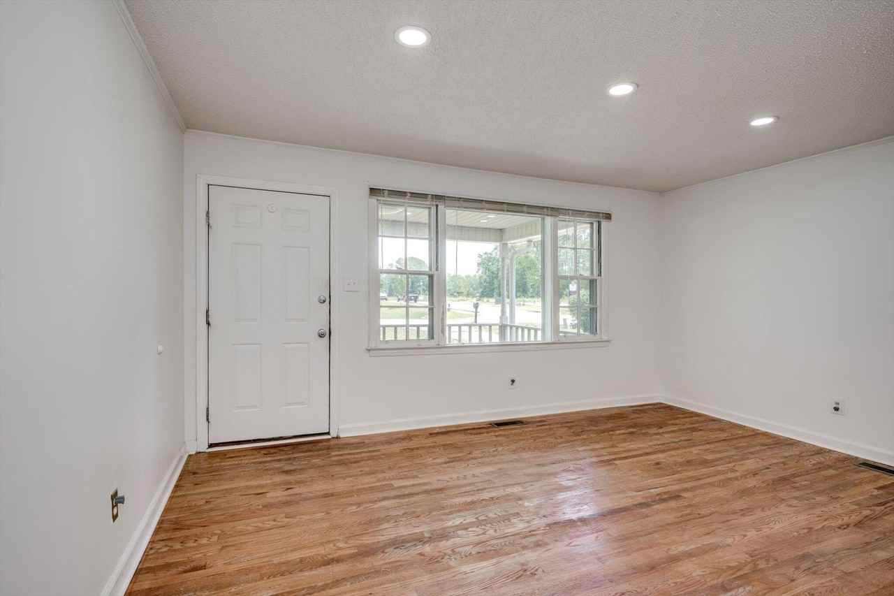 417 Old Airport Rd - Photo 7 of 31