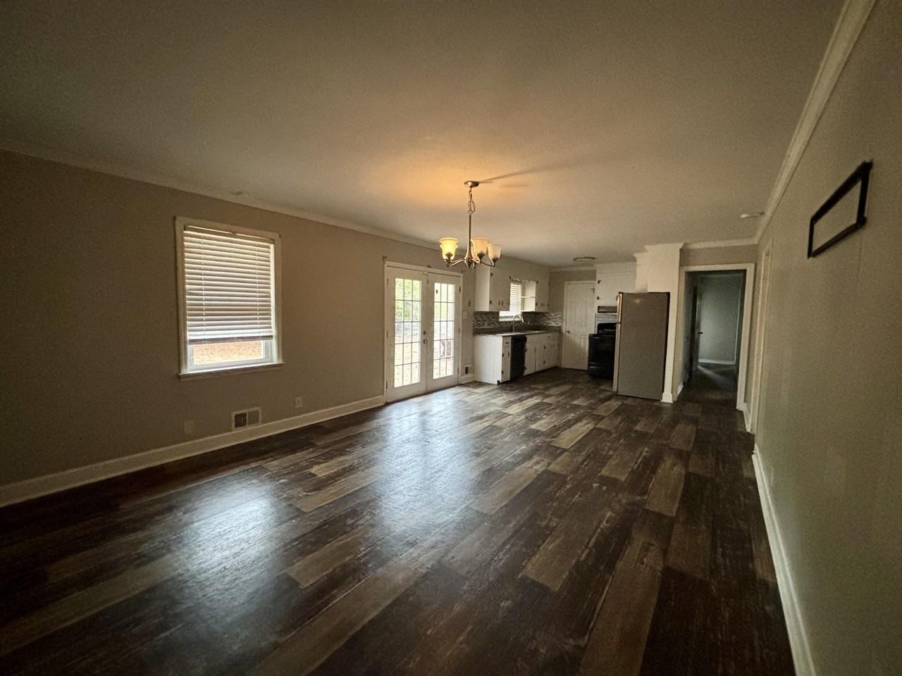 2817 Meadowbrook Dr - Photo 2 of 12