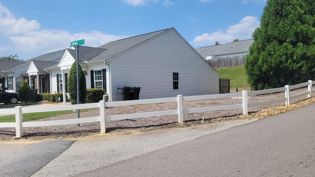 1603 Emma St - Photo 2 of 26