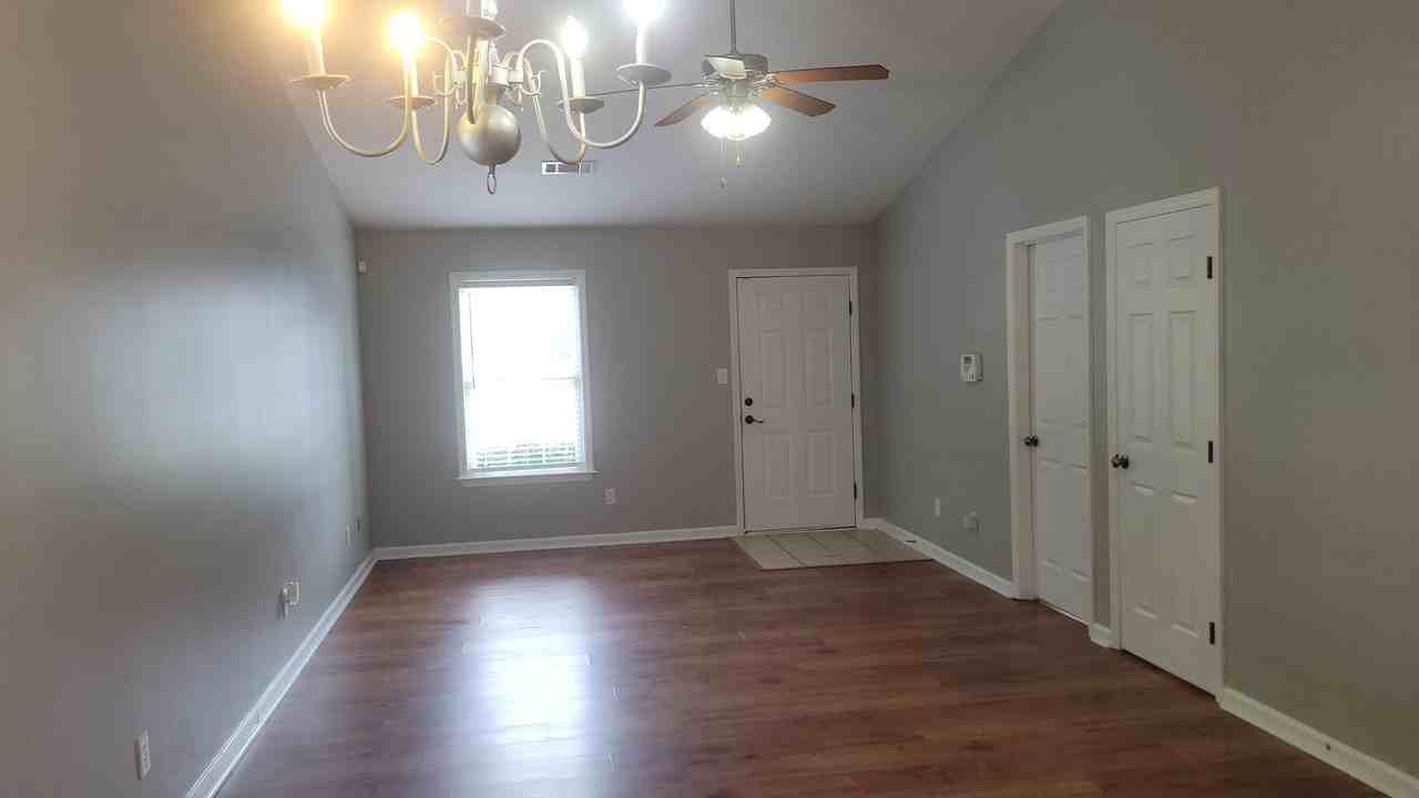 1603 Emma St - Photo 5 of 26