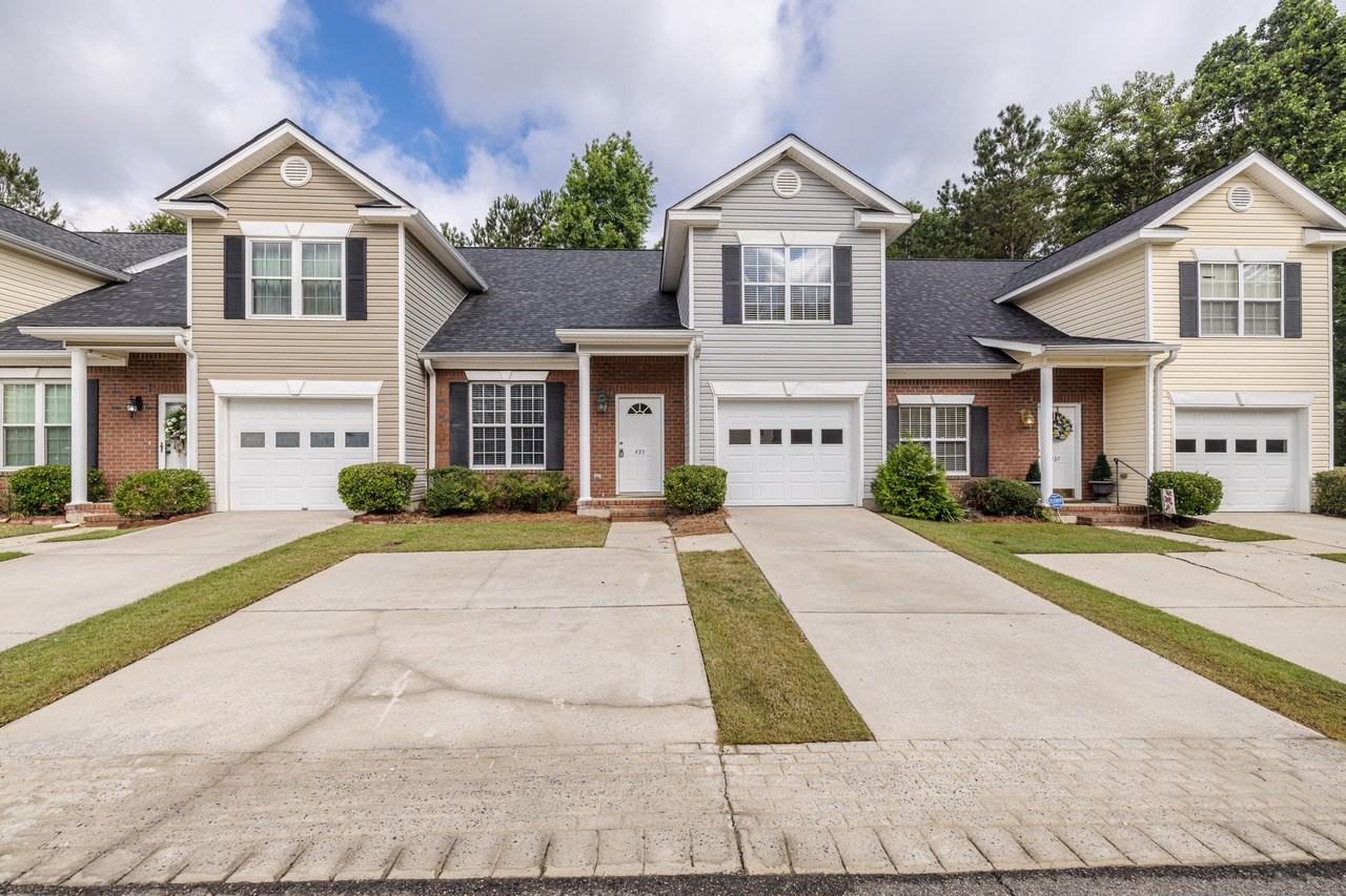 435 Snead Way - Photo 2 of 43