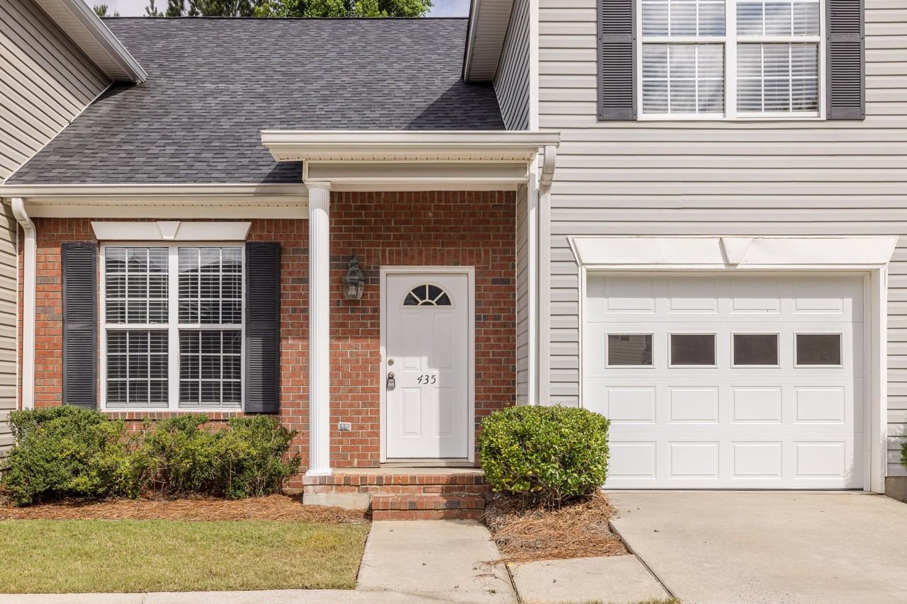 435 Snead Way - Photo 3 of 43