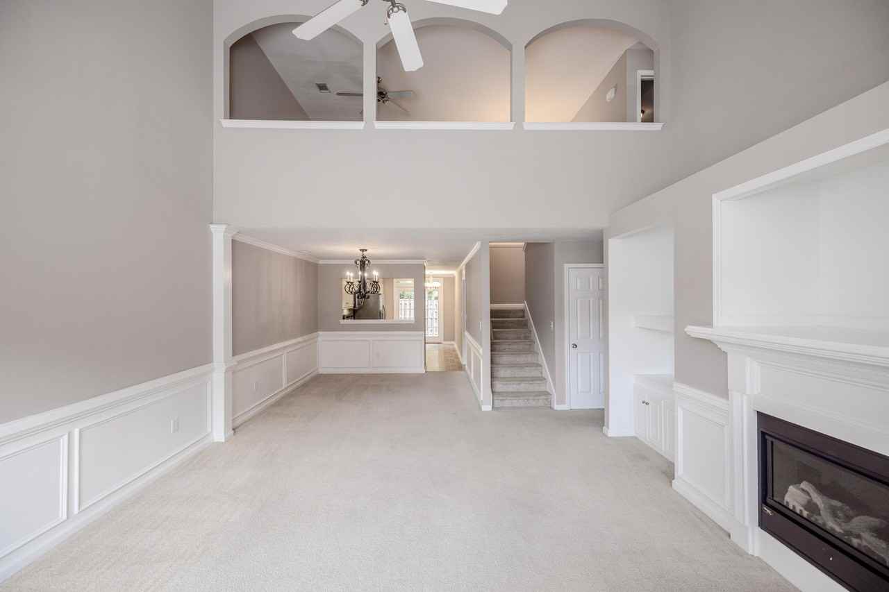 435 Snead Way - Photo 5 of 43