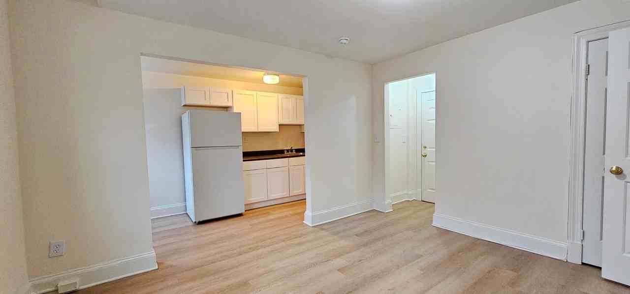 Chadford Apartments - Photo 6 of 35