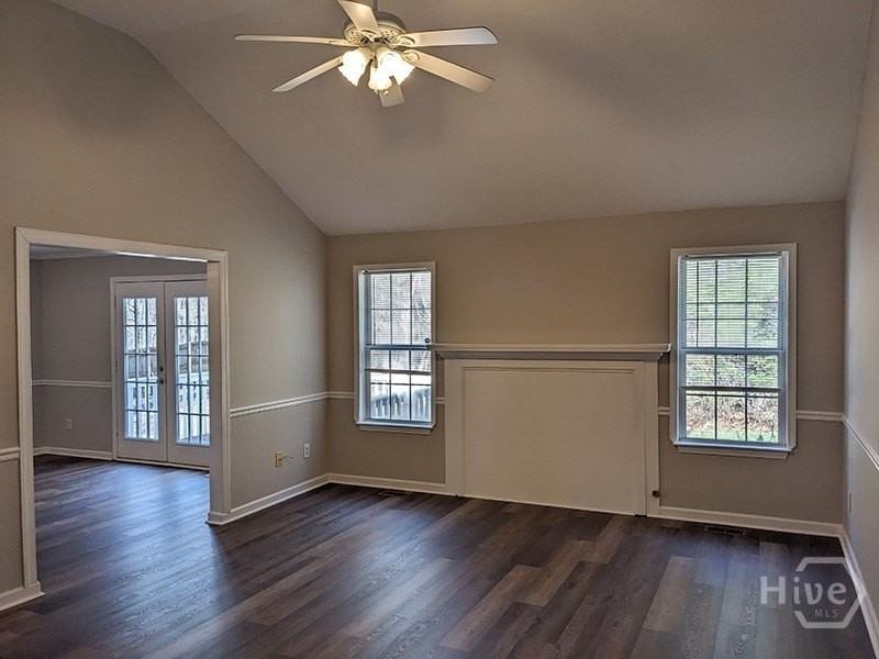 1140 Hunter Trl - Photo 2 of 26