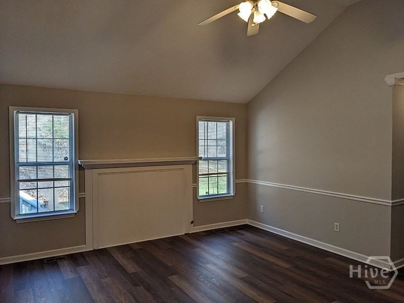 1140 Hunter Trl - Photo 3 of 26