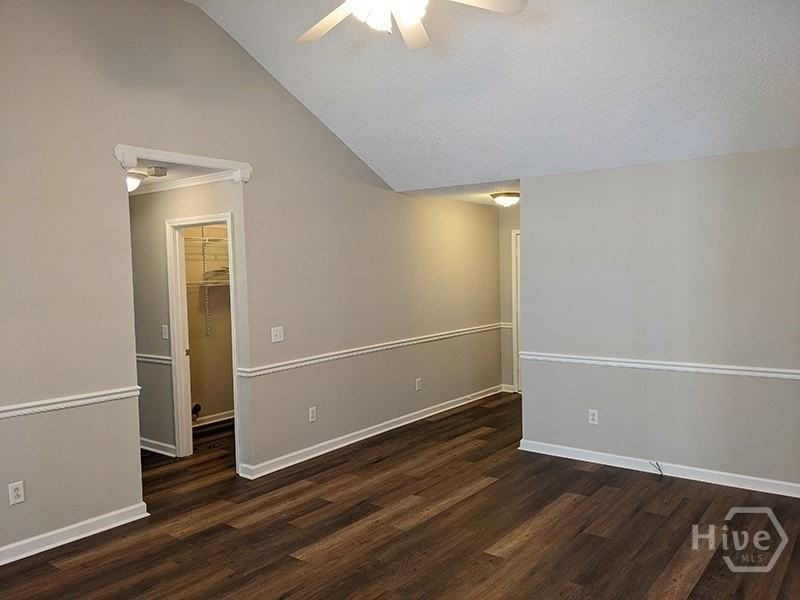 1140 Hunter Trl - Photo 4 of 26