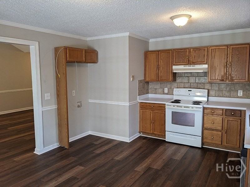 1140 Hunter Trl - Photo 7 of 26